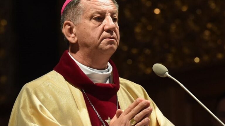 Sztuczny patos w wystąpieniu niszczy sympatię